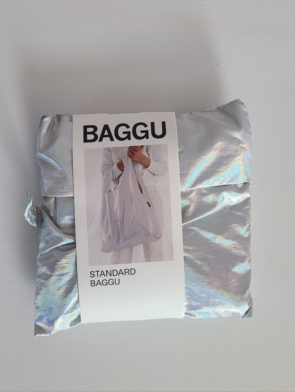 NWT BAGGU Standard Tote in LUNA (Iridescent Silver)
